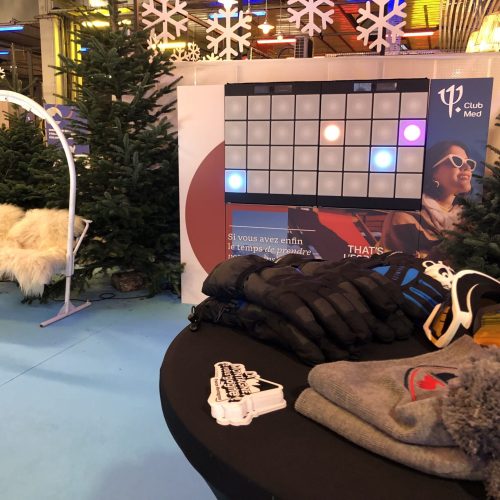 Howthorne Events - Les Murs Event's - Mur interactif - animation Arbre de noel - animation Porte ouverte - animation journée portes ouvertes - animation d'entreprise - animation team building - attirer le public sur son événement d'entreprise