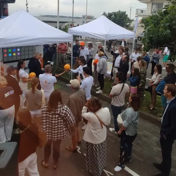 Howthorne Events - Les Murs Event's - Mur interactif - Roadshow - Road Show ludique - attirer le public sur son événement d'entreprise - animation événementielle secteur public